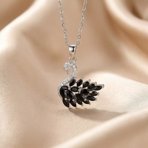 Fashionable and versatile - fashionable,